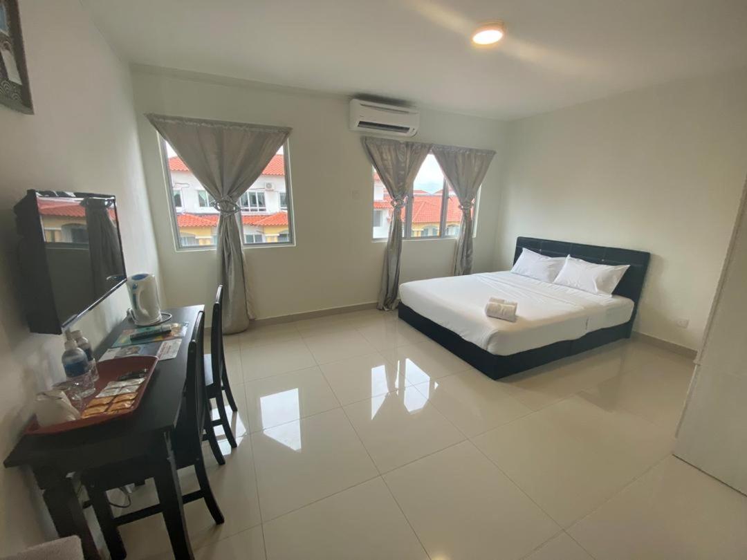 Tiara Desaru Resort Bagian luar foto