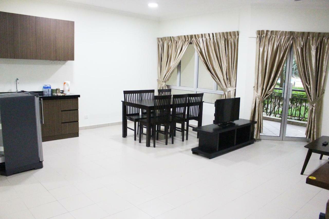 Tiara Desaru Resort Bagian luar foto