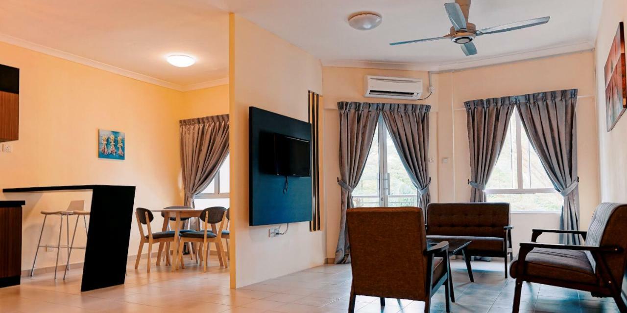 Tiara Desaru Resort Bagian luar foto