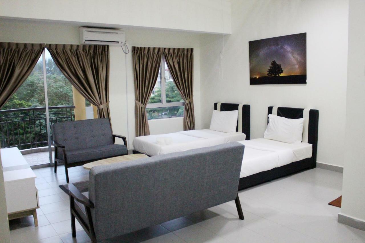 Tiara Desaru Resort Bagian luar foto