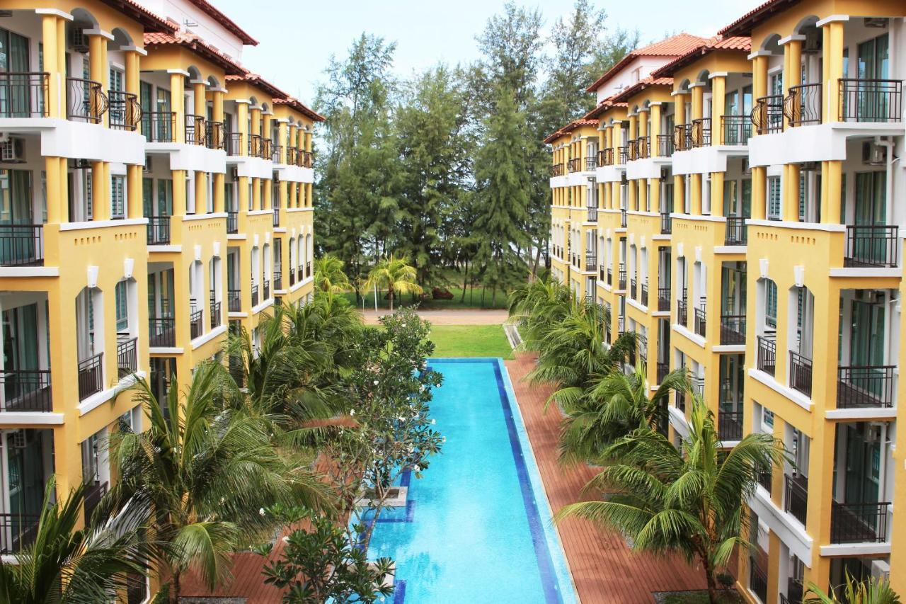 Tiara Desaru Resort Bagian luar foto