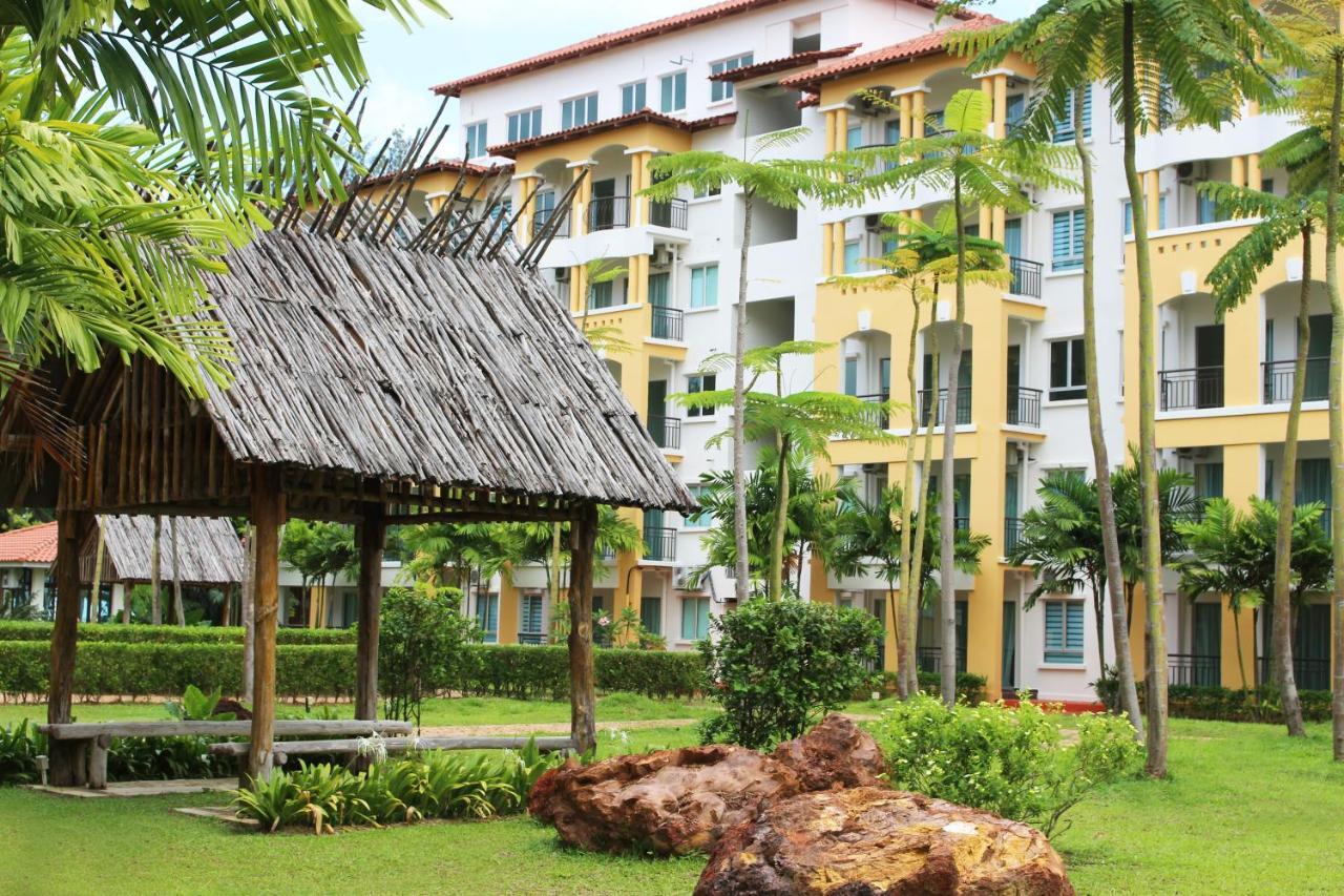 Tiara Desaru Resort Bagian luar foto
